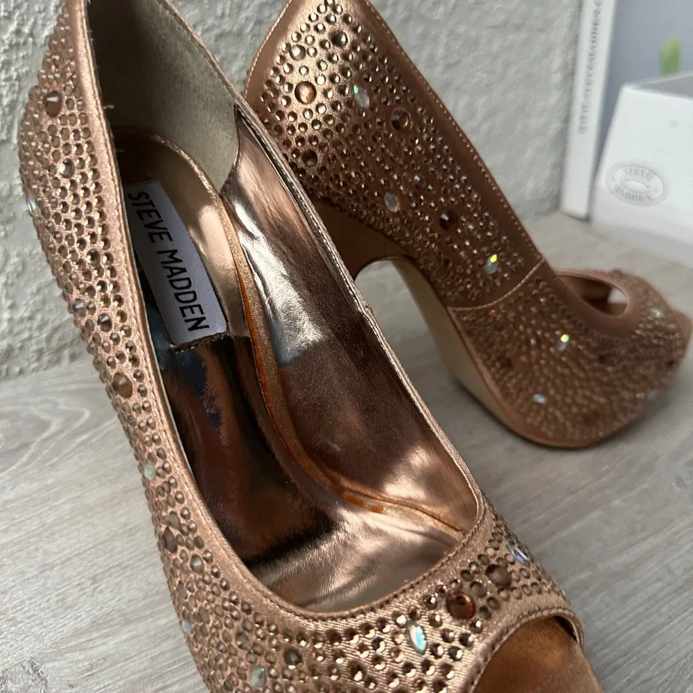 Steve Madden Sparkling Gold Peep-Toe Heels - Picture 12 of 17